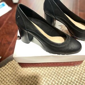 Chic Black Heeled Boots for Women